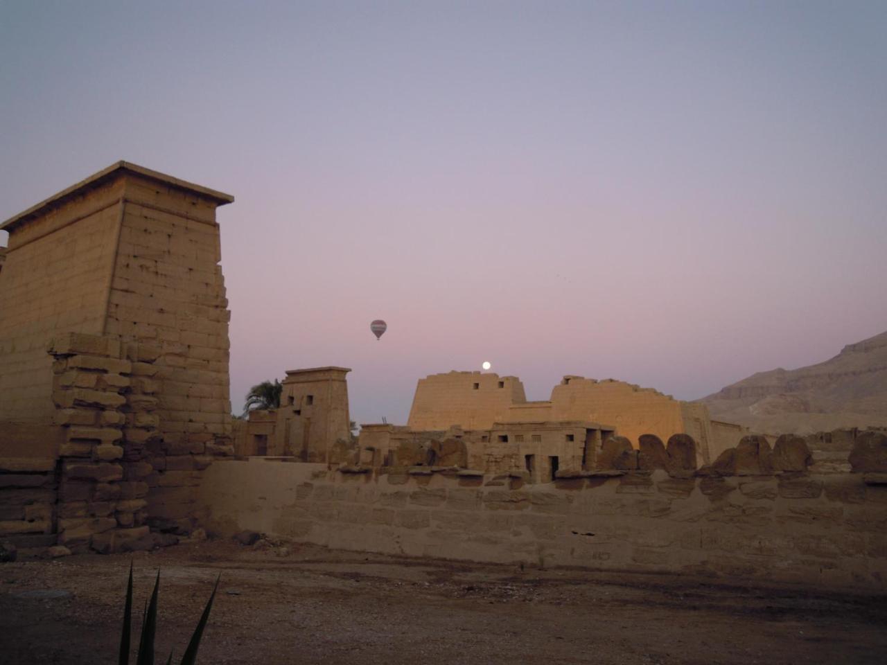 Shahhat House Louxor Extérieur photo